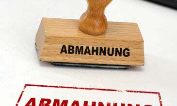 Stempel mit Schriftzug Abmahnung